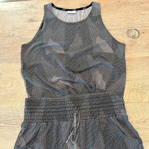 Sleeveless Black & White Patterned Women's Skirt